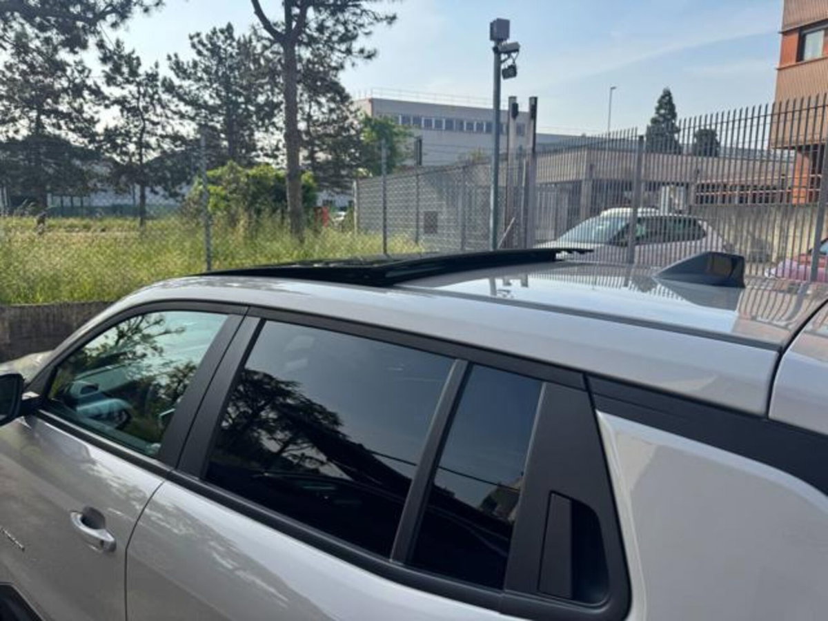 Jeep Avenger 1.2 turbo Summit fwd 100cv (5)