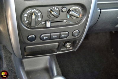 Suzuki Jimny 1.3i 16V cat 4WD JLX (8)