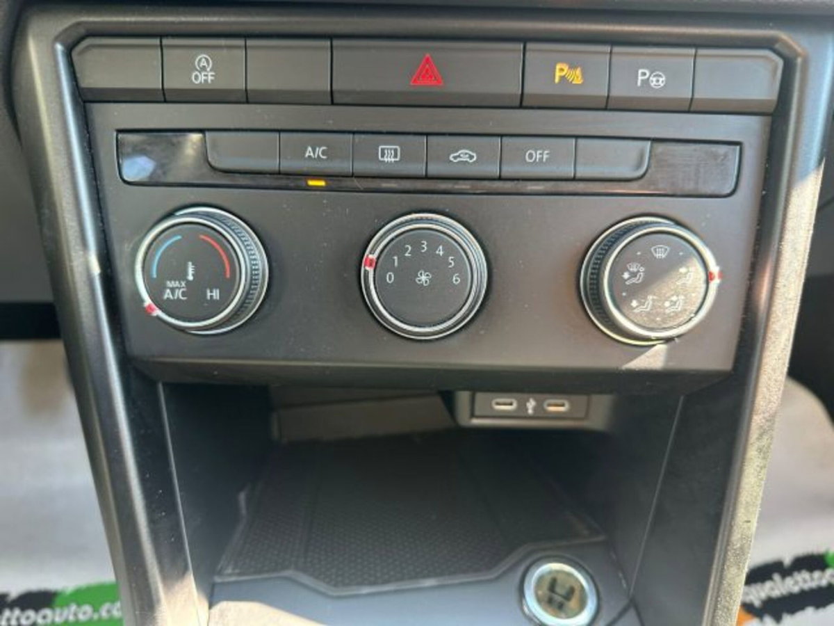 Volkswagen T-Roc 1.0 TSI Life (11)
