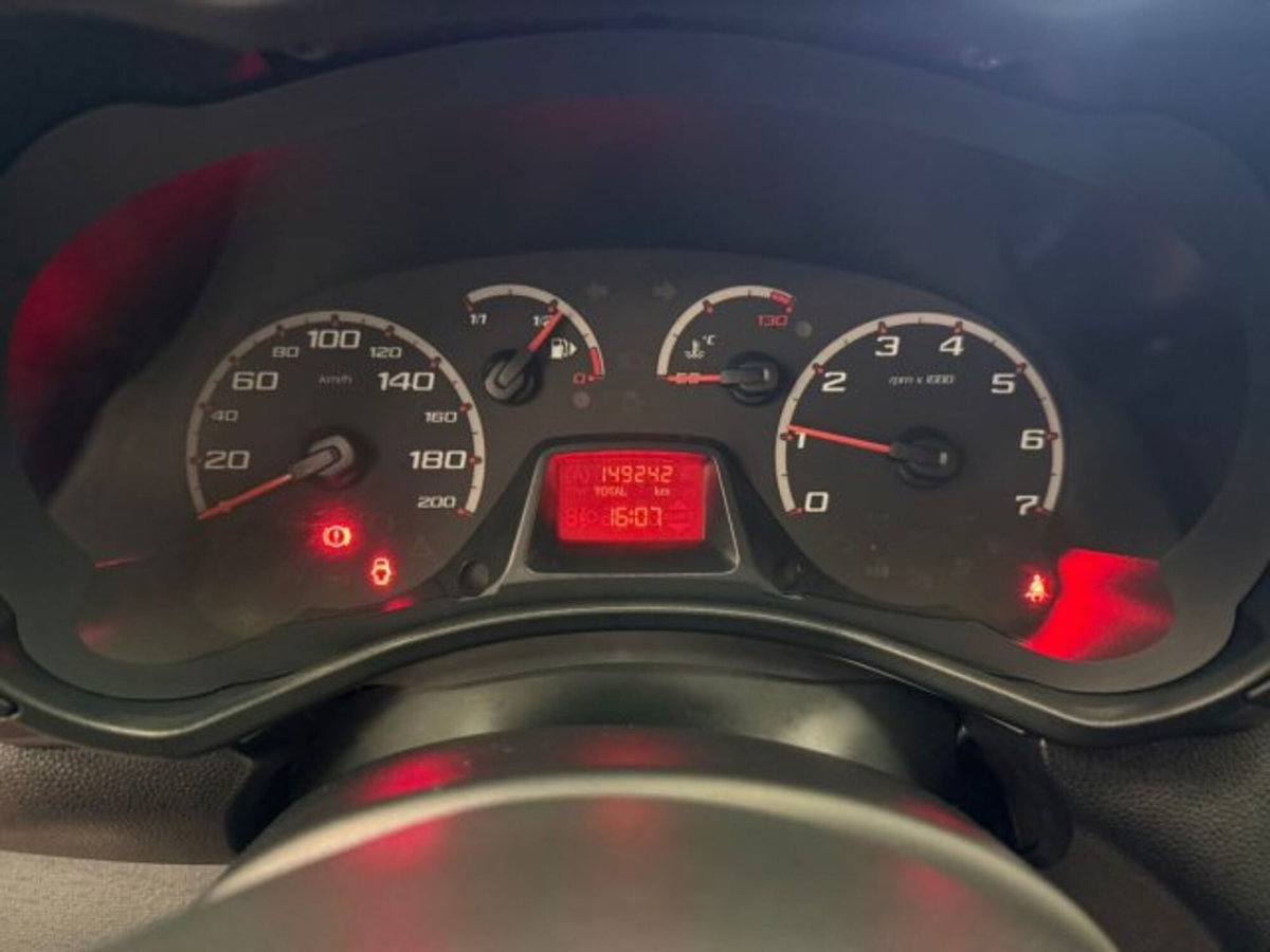 Ford Ka 1.2 8V 69CV Titanium (11)