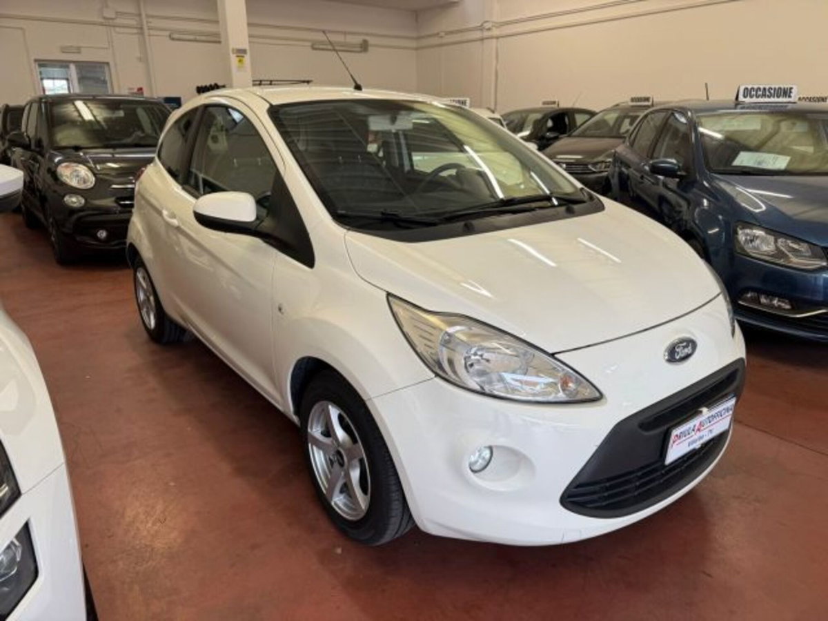 Ford Ka 1.2 8V 69CV Titanium (2)