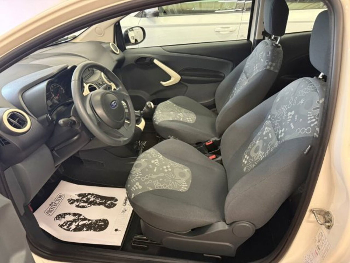 Ford Ka 1.2 8V 69CV Titanium (6)