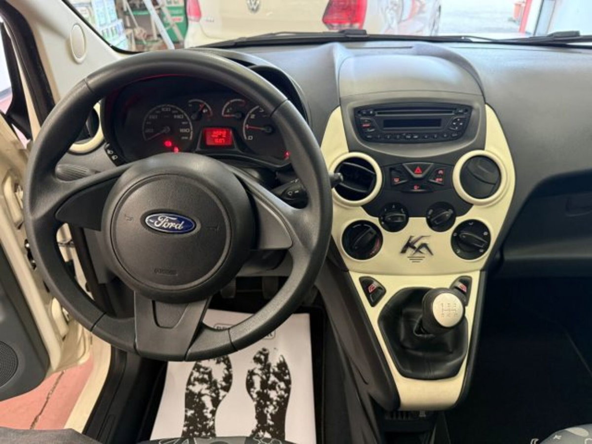 Ford Ka 1.2 8V 69CV Titanium (9)