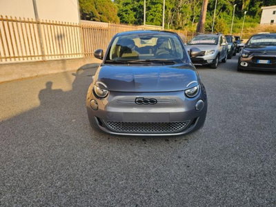 Fiat 500e Icon Berlina 42 kWh (2)