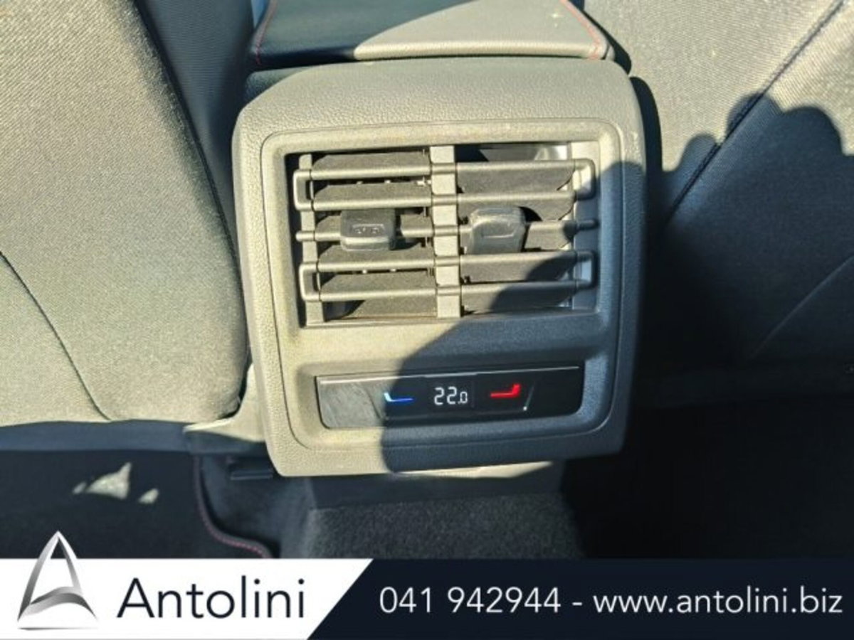 Volkswagen Golf 2.0 tsi GTI MT Ultimate 245cv (15)