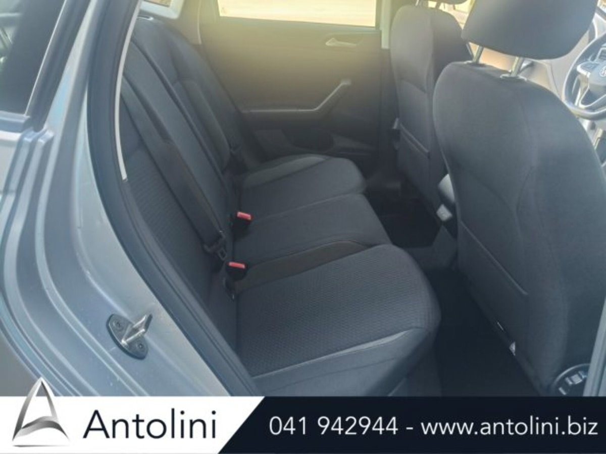 Volkswagen Polo 1.0 Life 80cv (17)