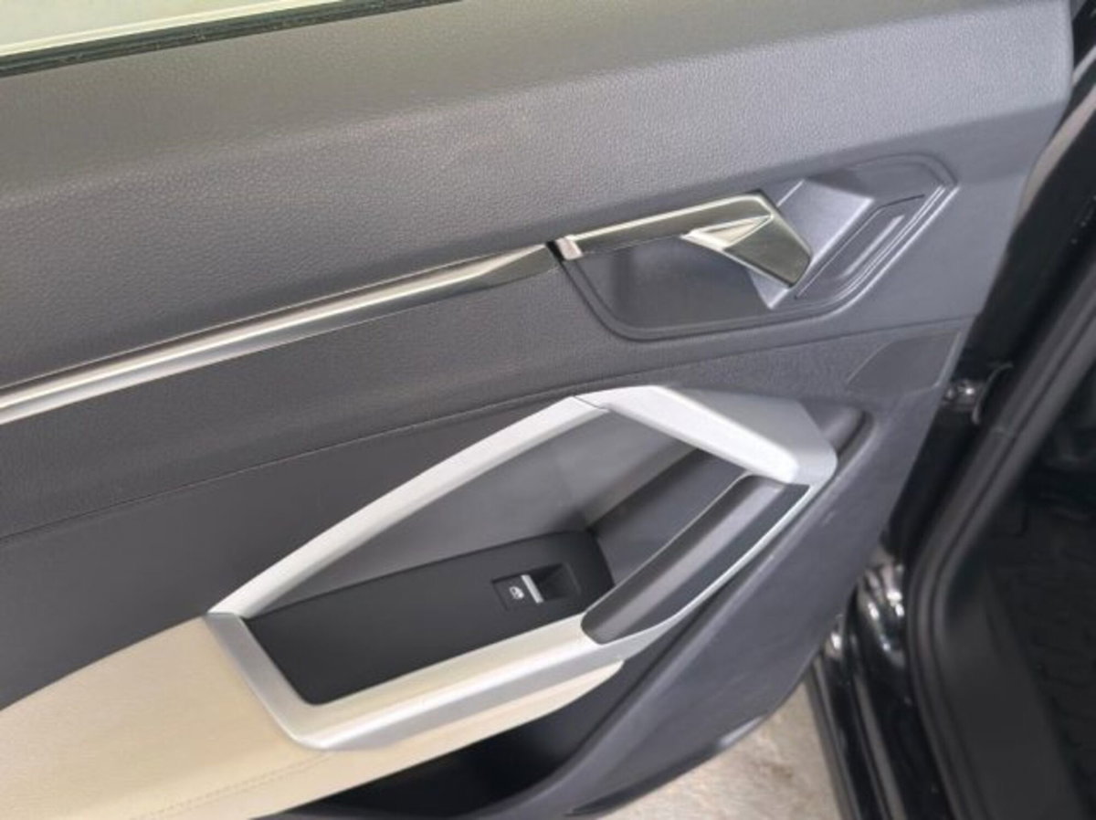 Audi Q3 35 TDI Business Advanced (19)