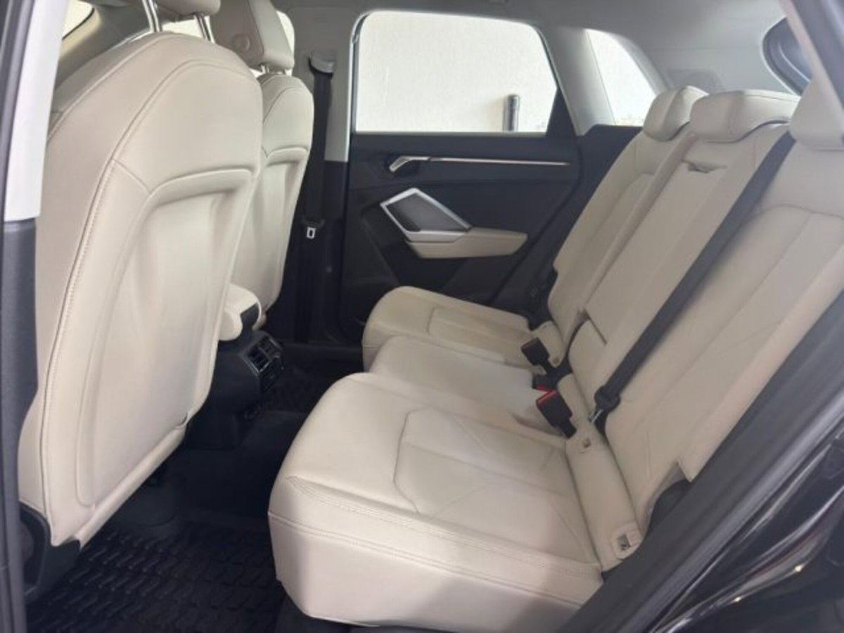 Audi Q3 35 TDI Business Advanced (20)