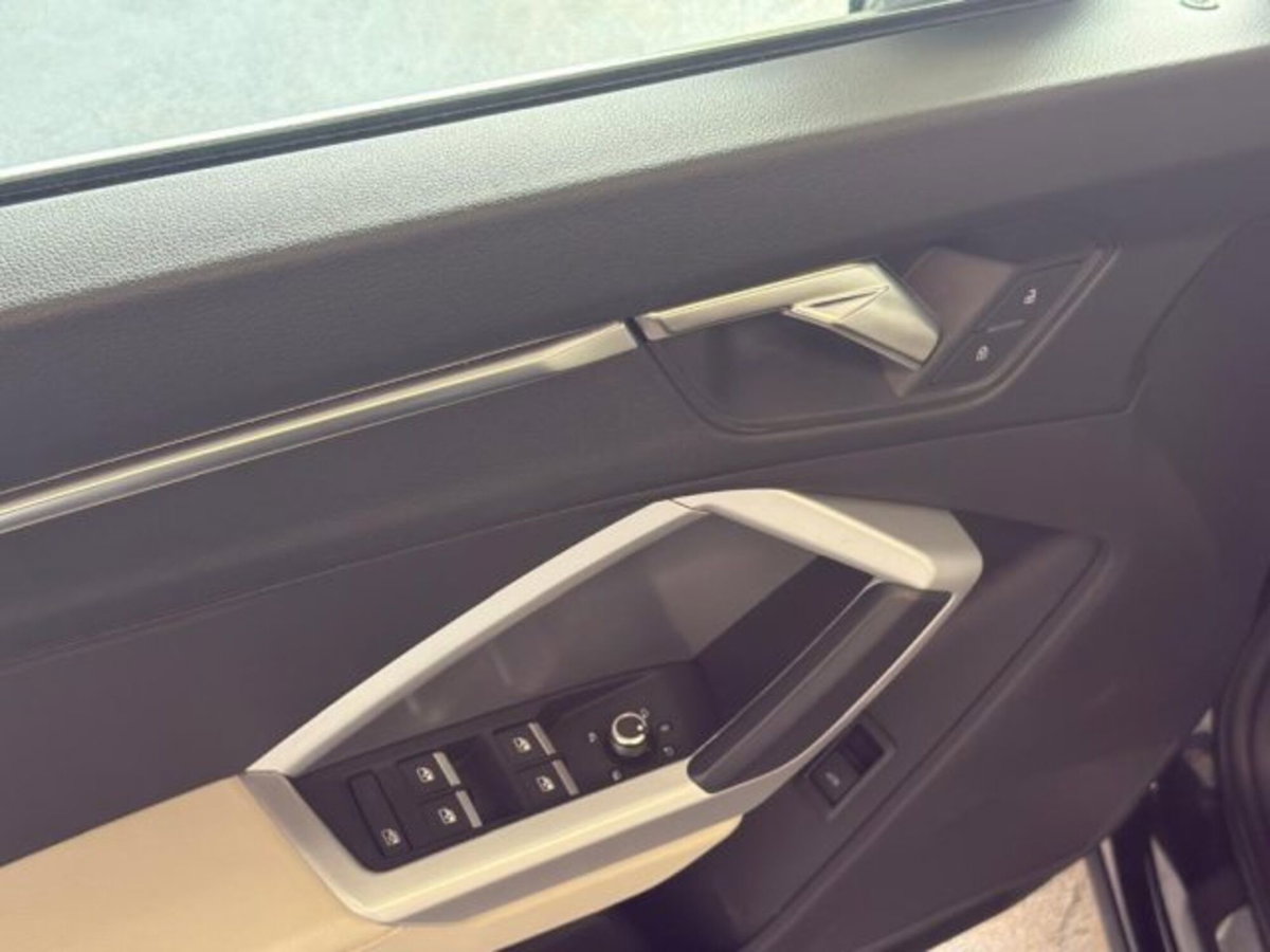 Audi Q3 35 TDI Business Advanced (8)