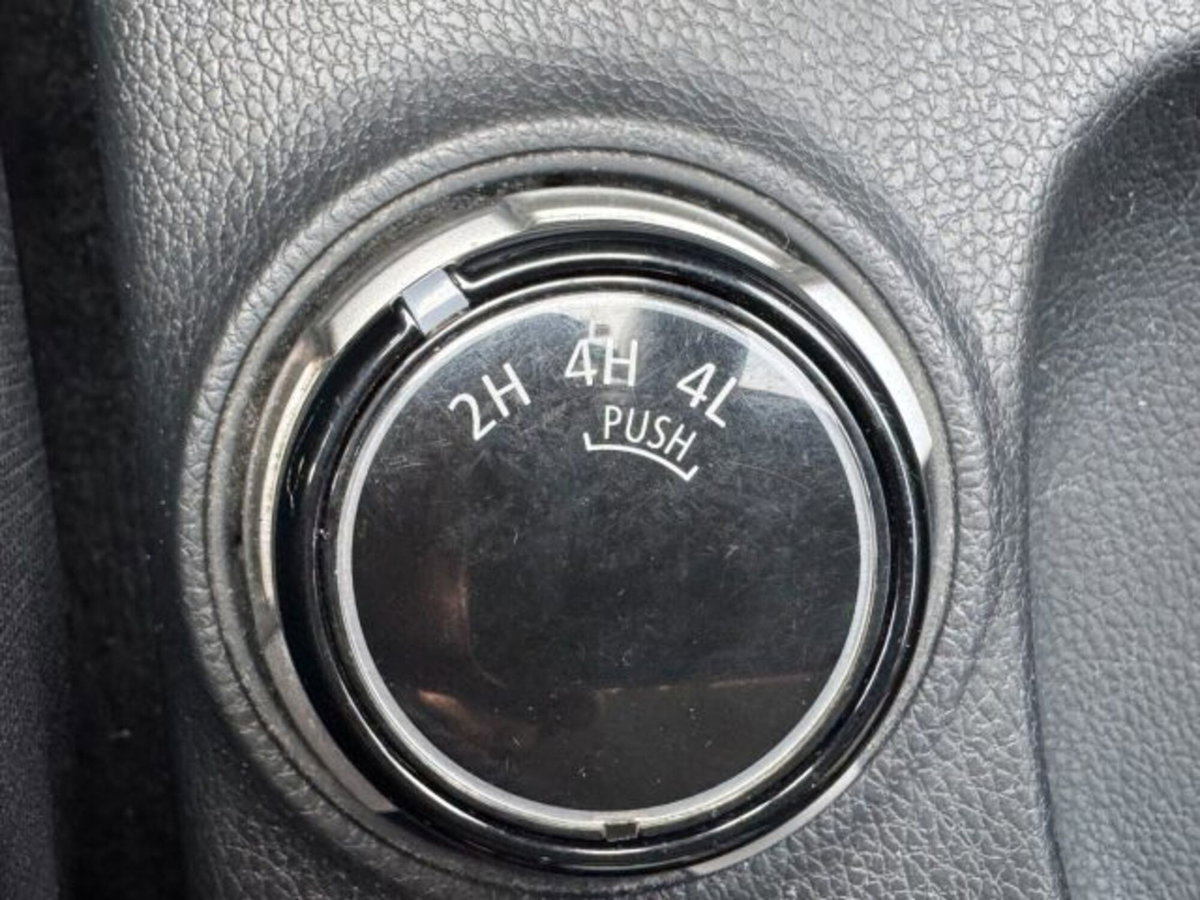 Mitsubishi L200 2.3 D Double Cab 4x4 Easy Select Invite Connect (11)