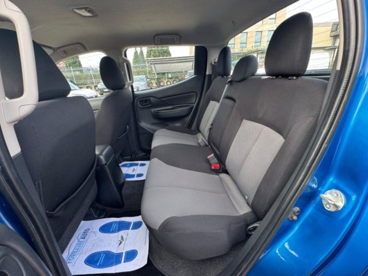 Mitsubishi L200 2.3 D Double Cab 4x4 Easy Select Invite Connect (12)