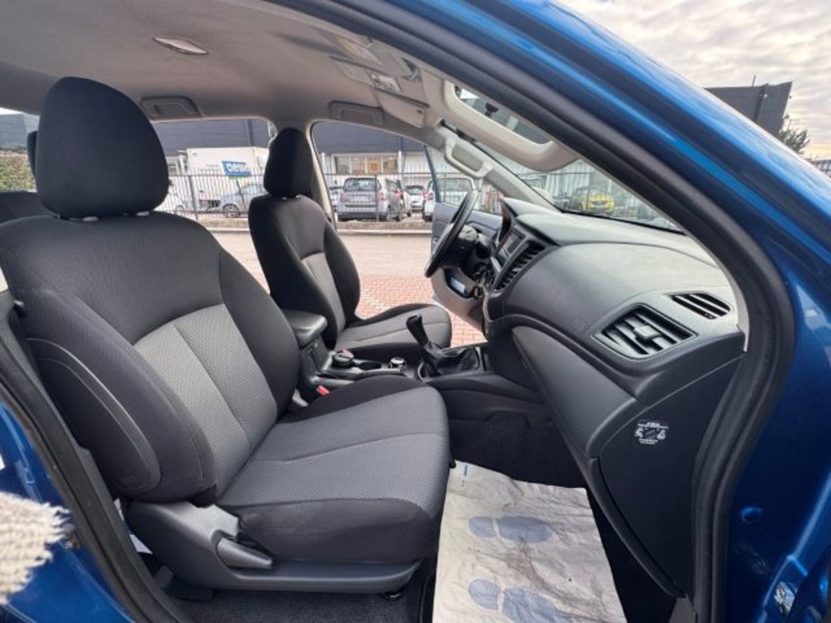 Mitsubishi L200 2.3 D Double Cab 4x4 Easy Select Invite Connect (15)