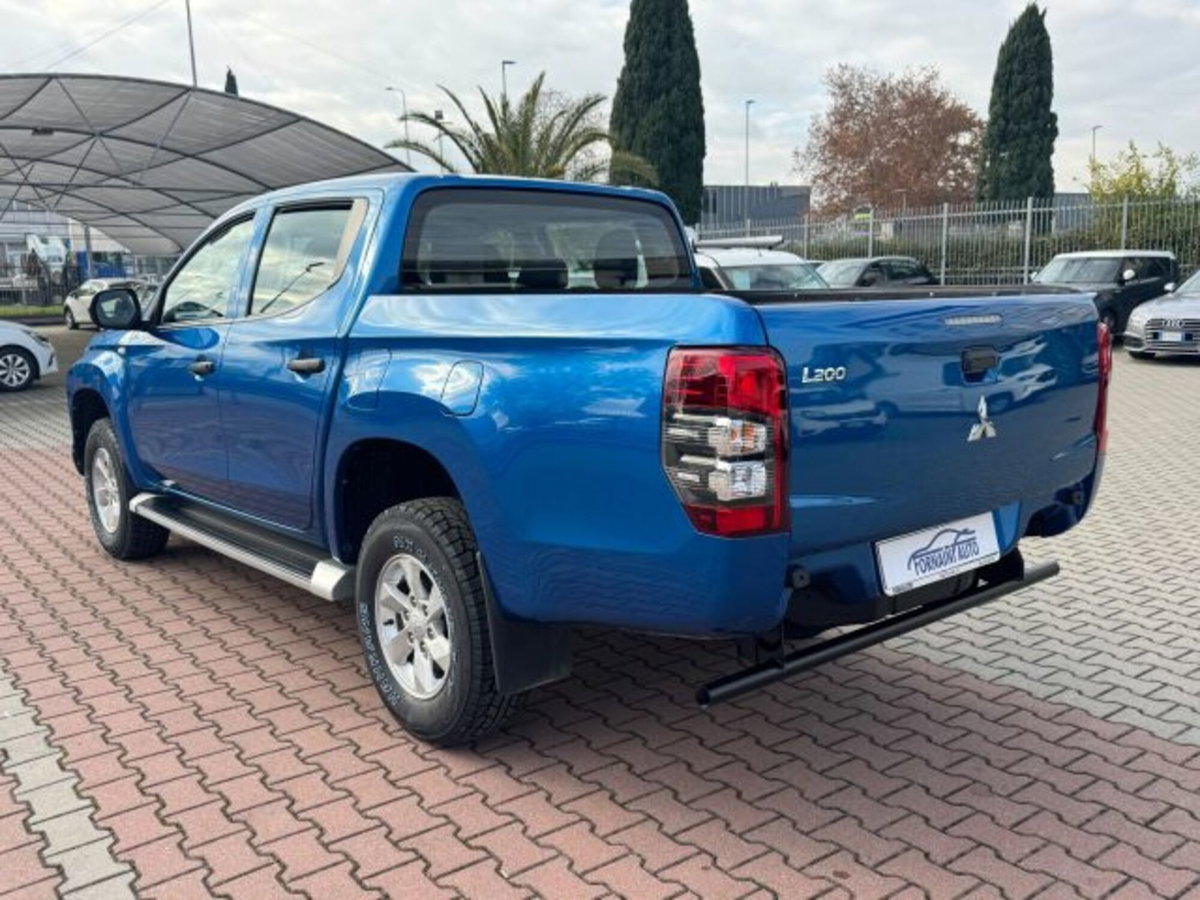 Mitsubishi L200 2.3 D Double Cab 4x4 Easy Select Invite Connect (4)