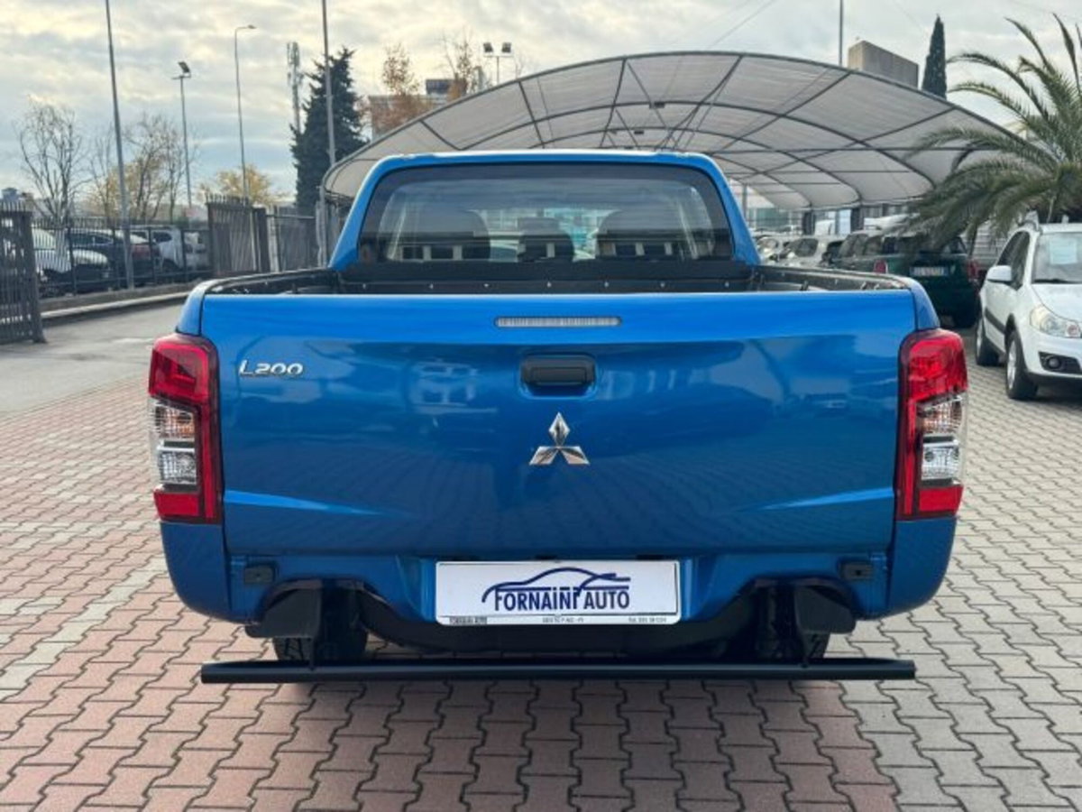 Mitsubishi L200 2.3 D Double Cab 4x4 Easy Select Invite Connect (5)
