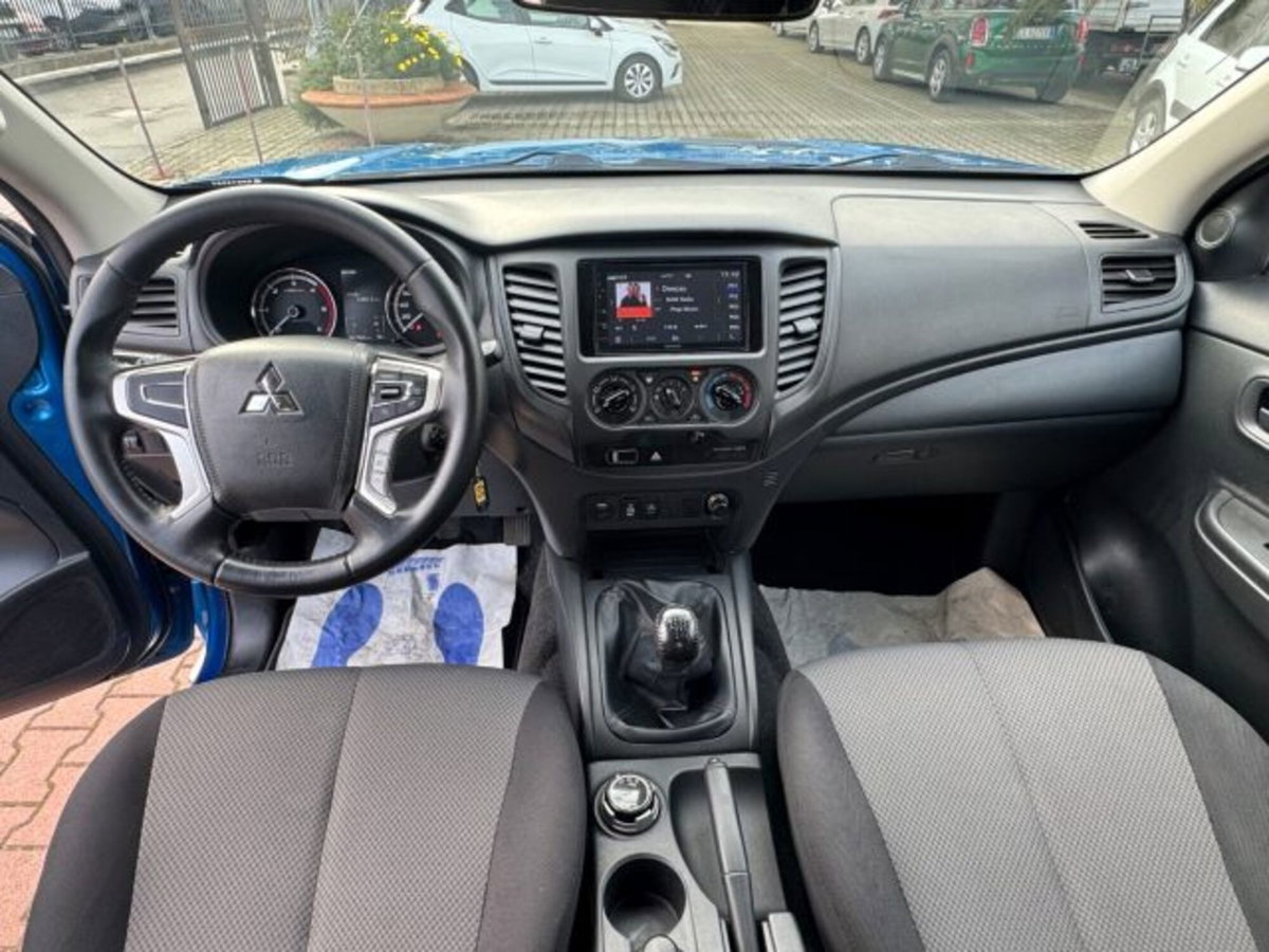 Mitsubishi L200 2.3 D Double Cab 4x4 Easy Select Invite Connect (8)