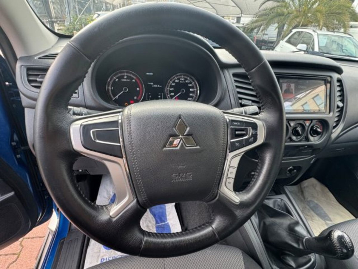 Mitsubishi L200 2.3 D Double Cab 4x4 Easy Select Invite Connect (9)