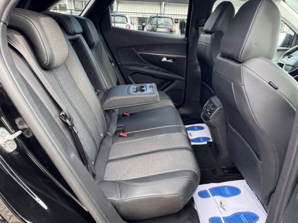 Peugeot 3008 BlueHDi 130 S&S EAT8 Allure Pack (18)