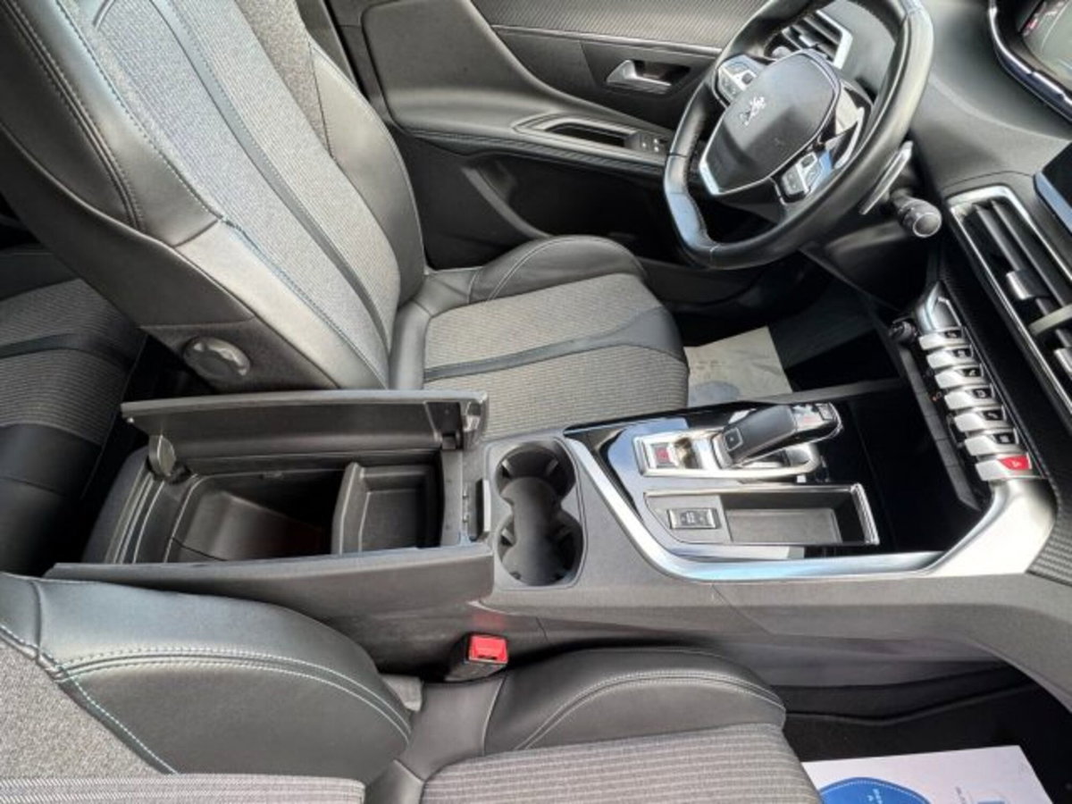 Peugeot 3008 BlueHDi 130 S&S EAT8 Allure Pack (20)