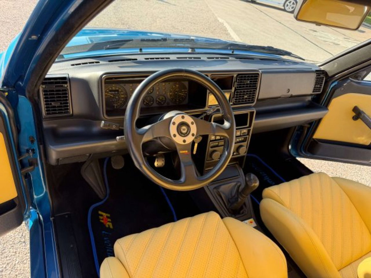 Lancia Delta turbo 16V cat HF integrale (14)