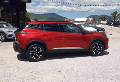 Peugeot 2008 PureTech 130 S&S Allure Pack (11)