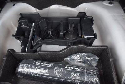 Peugeot 2008 BlueHDi 130 S&S EAT8 Allure Pack (15)