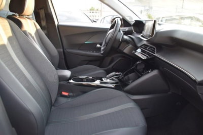 Peugeot 2008 BlueHDi 130 S&S EAT8 Allure Pack (17)