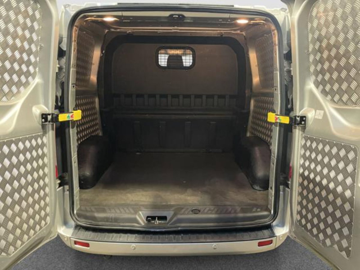 Ford Transit Custom Furgone 270 2.0 TDCi 130 PC Furgone Titanium (14)