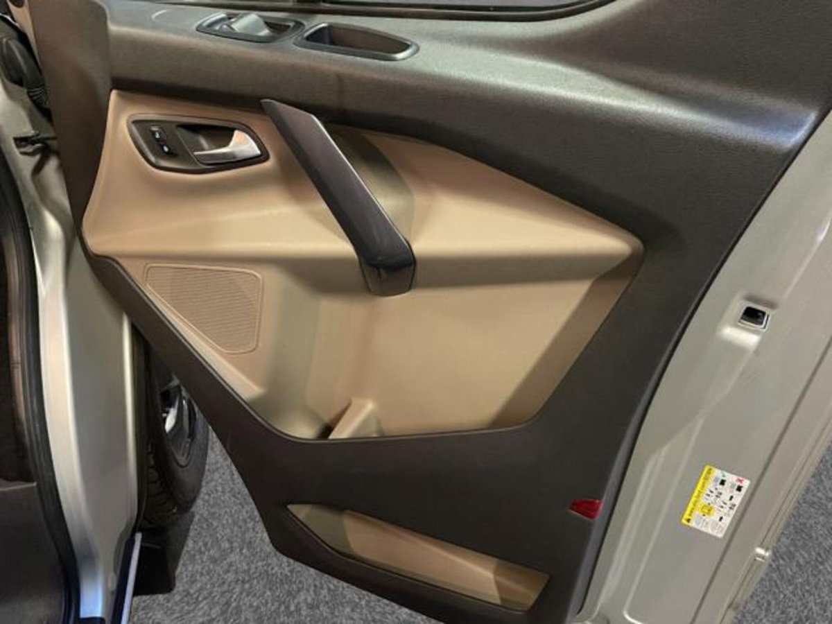 Ford Transit Custom Furgone 270 2.0 TDCi 130 PC Furgone Titanium (19)