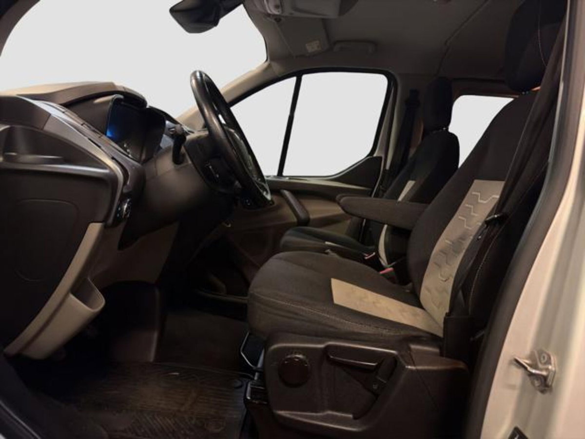 Ford Transit Custom Furgone 270 2.0 TDCi 130 PC Furgone Titanium (9)
