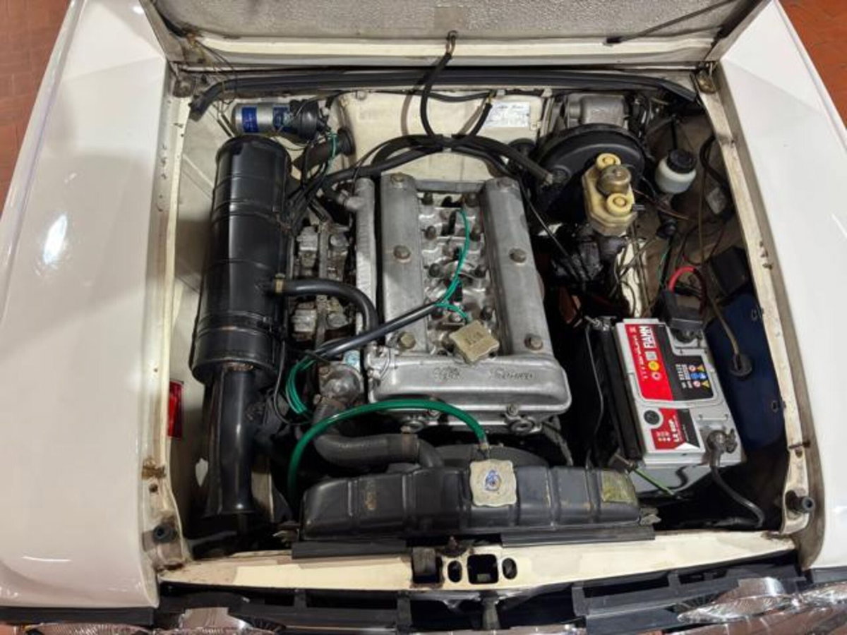 Alfa Romeo Giulia 2.9 T V6 Quadrifoglio (20)