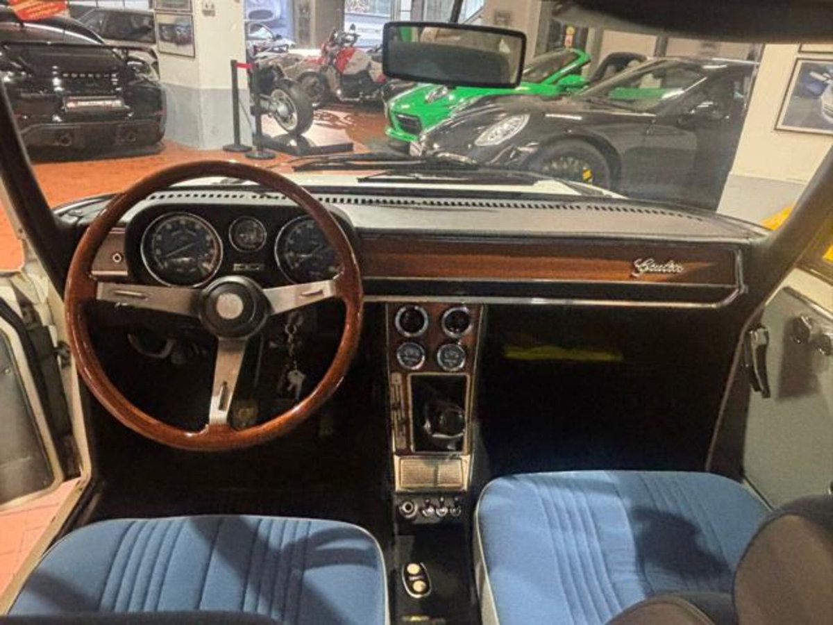 Alfa Romeo Giulia 2.9 T V6 Quadrifoglio (8)