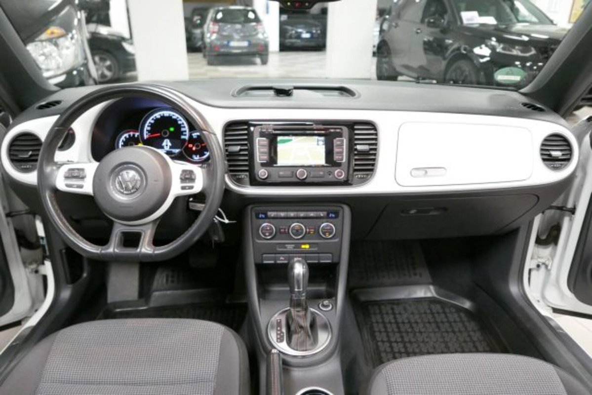 Volkswagen Maggiolino Cabrio 1.4 TSI DSG Sport (10)