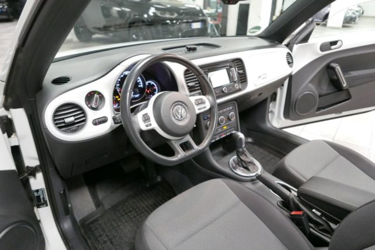 Volkswagen Maggiolino Cabrio 1.4 TSI DSG Sport (11)