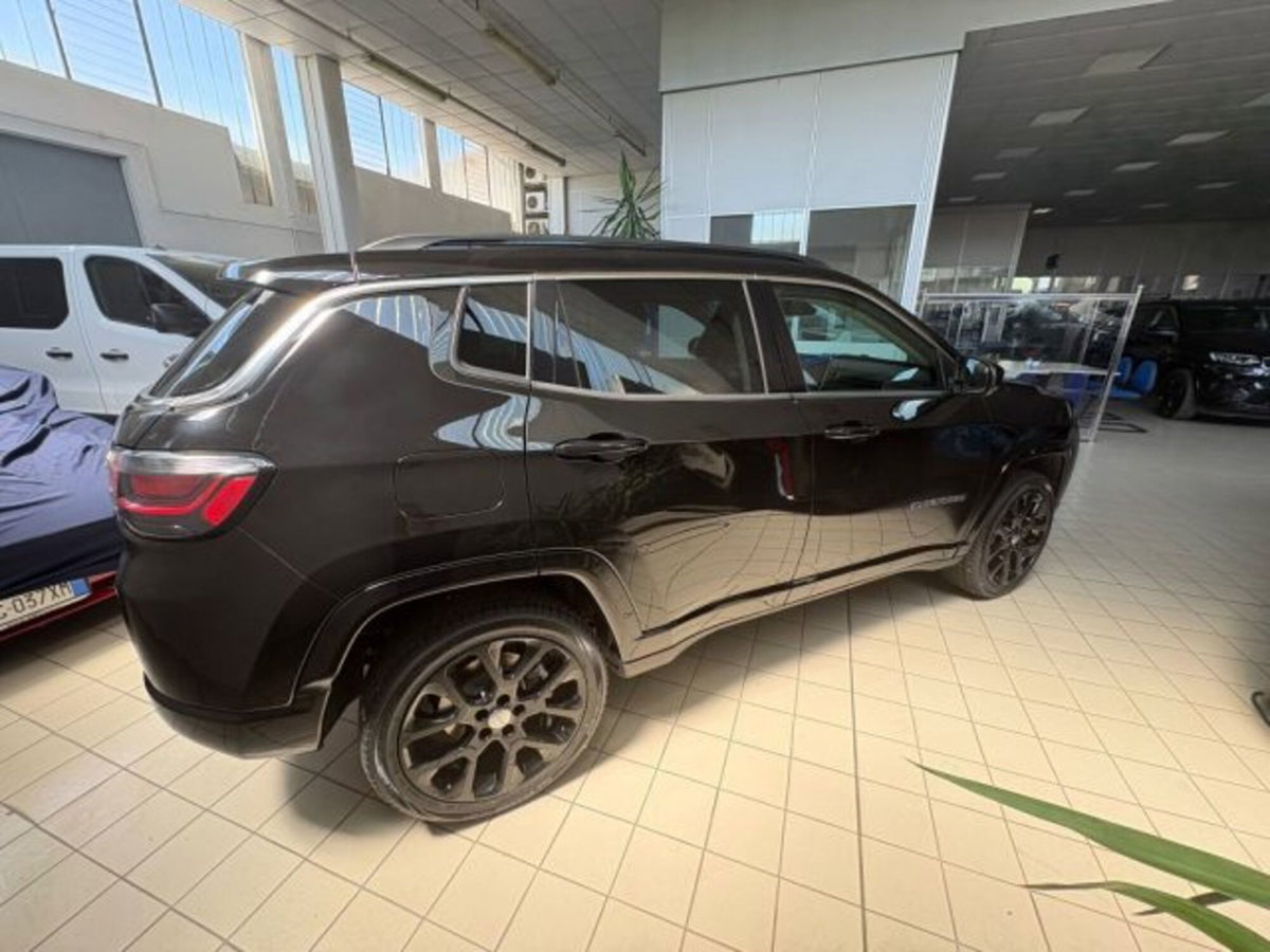 Jeep Compass 1.3 T4 190CV PHEV AT6 4xe Limited (3)