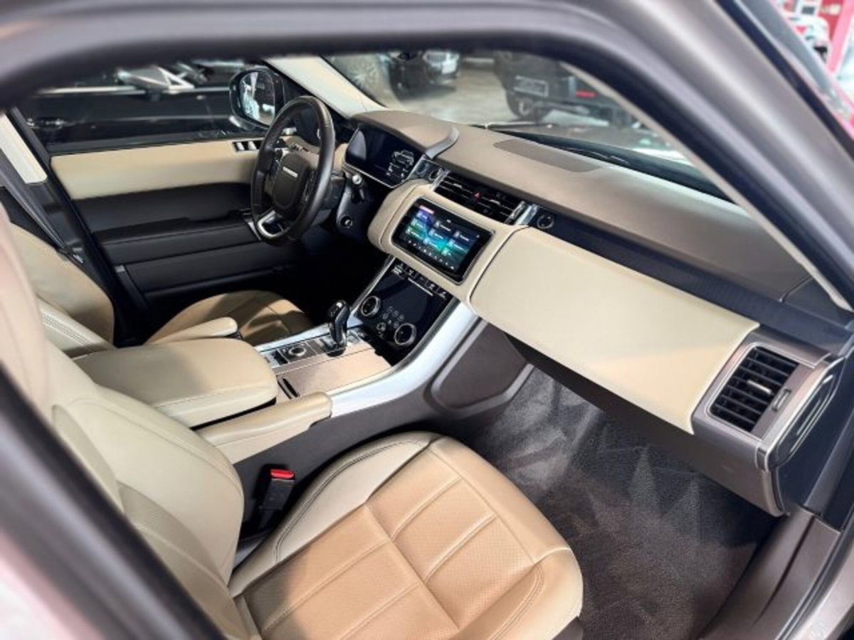 Land Rover Range Rover Sport 2.0 Si4 HSE (12)