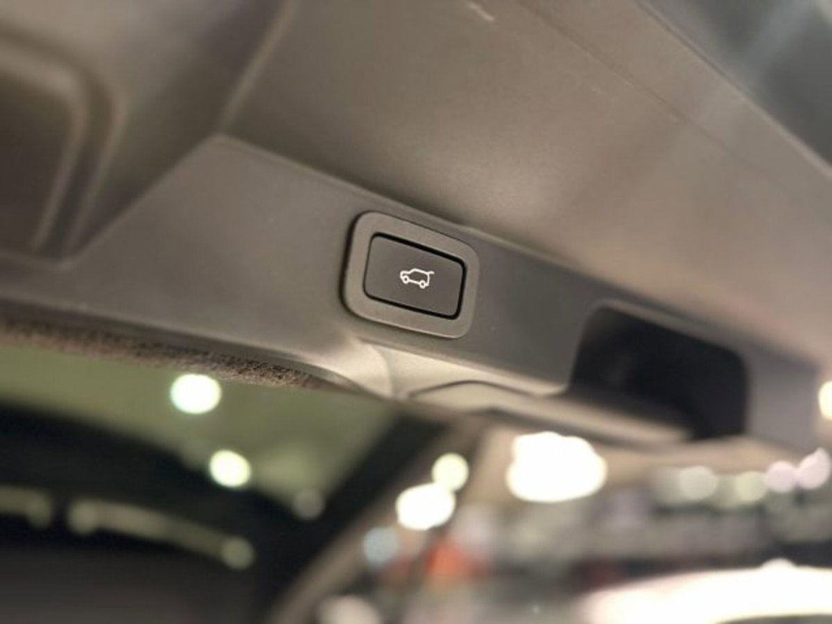Land Rover Range Rover Sport 2.0 Si4 HSE (19)