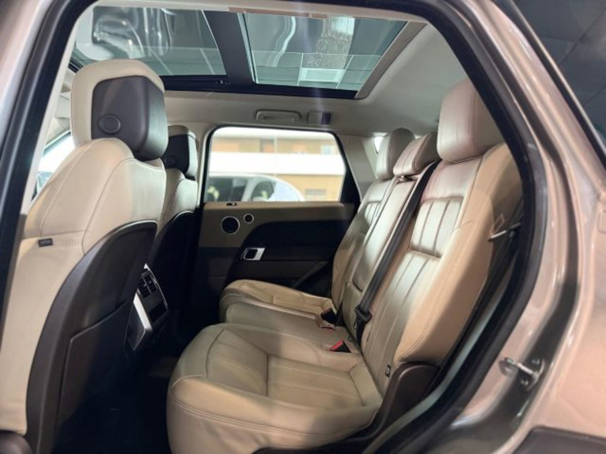 Land Rover Range Rover Sport 2.0 Si4 HSE (9)