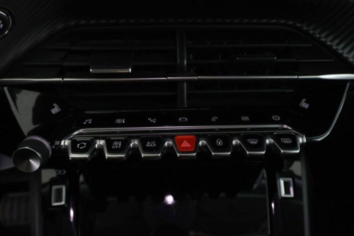 Peugeot 2008 BlueHDi 130 S&S EAT8 Allure Pack (13)