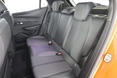 Peugeot 2008 BlueHDi 130 S&S EAT8 Allure Pack (3)