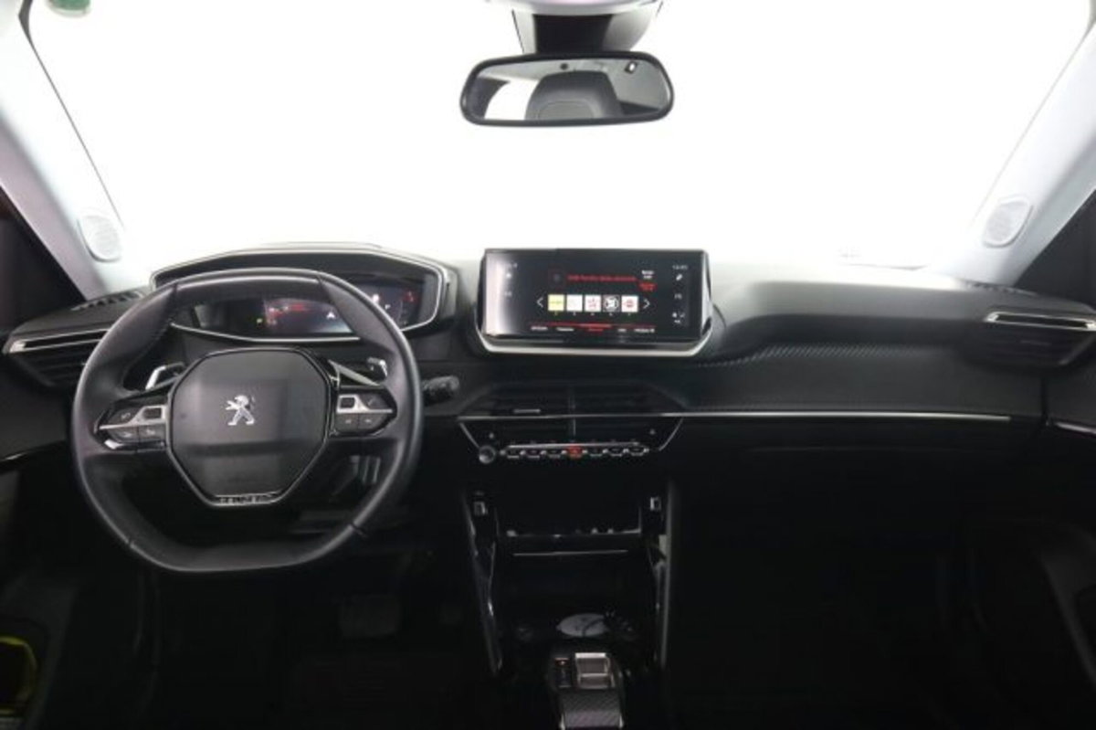 Peugeot 2008 BlueHDi 130 S&S EAT8 Allure Pack (4)