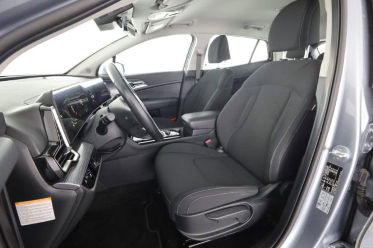 Kia Sportage 1.6 crdi mhev Business dct (2)