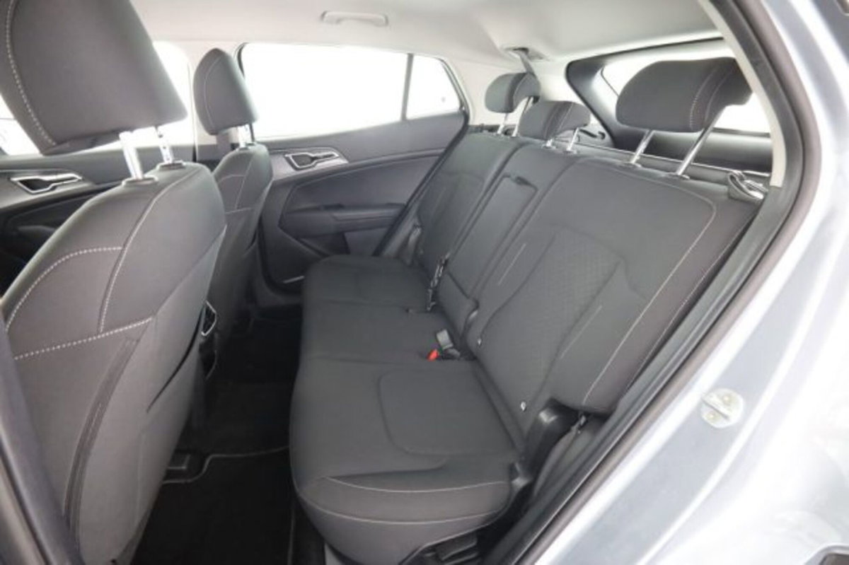 Kia Sportage 1.6 crdi mhev Business dct (3)