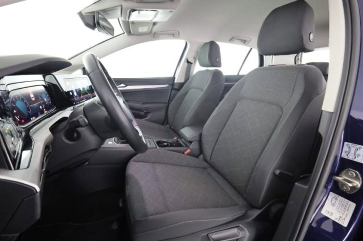 Volkswagen Golf 1.0 TSI EVO Life (2)