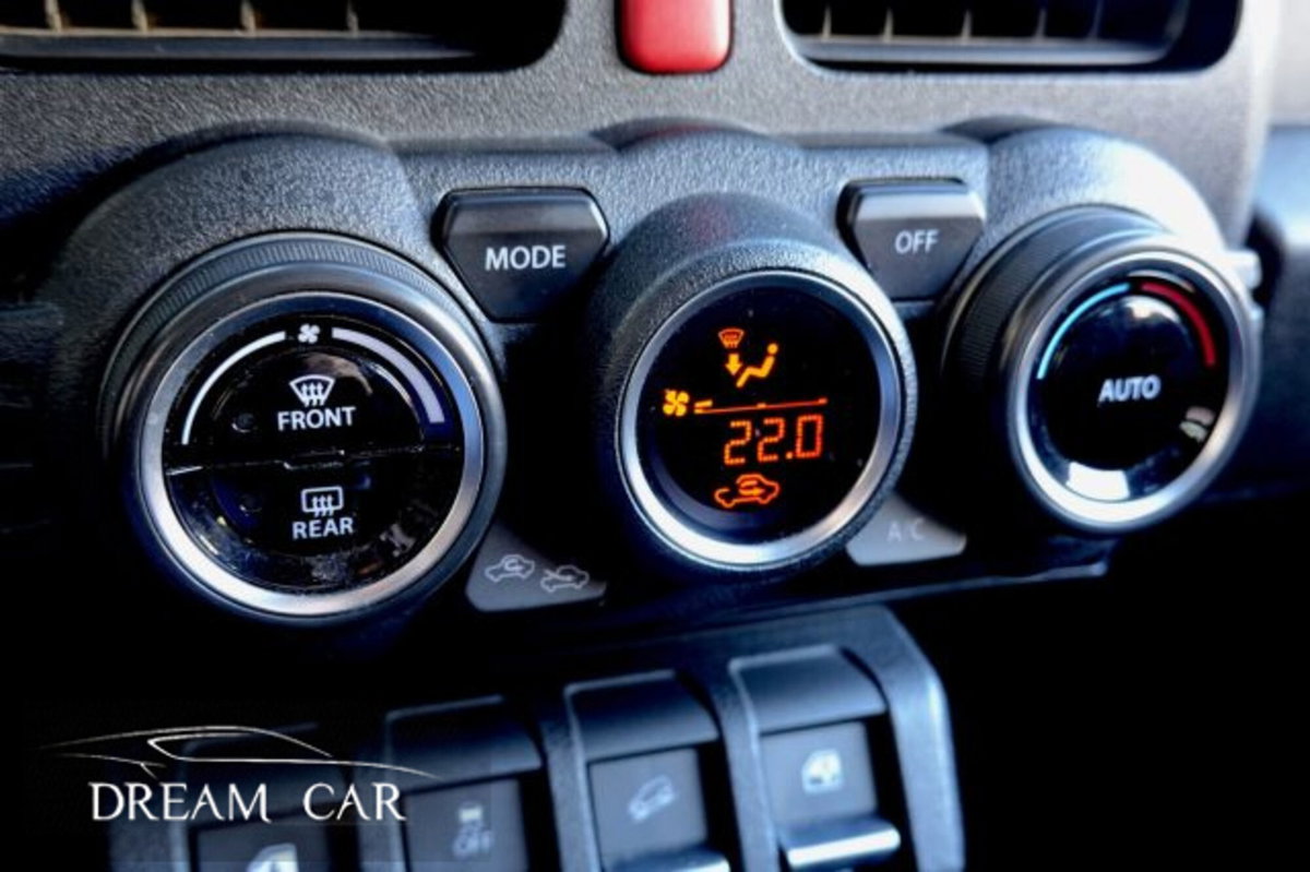 Suzuki Jimny 1.5 5MT Top (15)