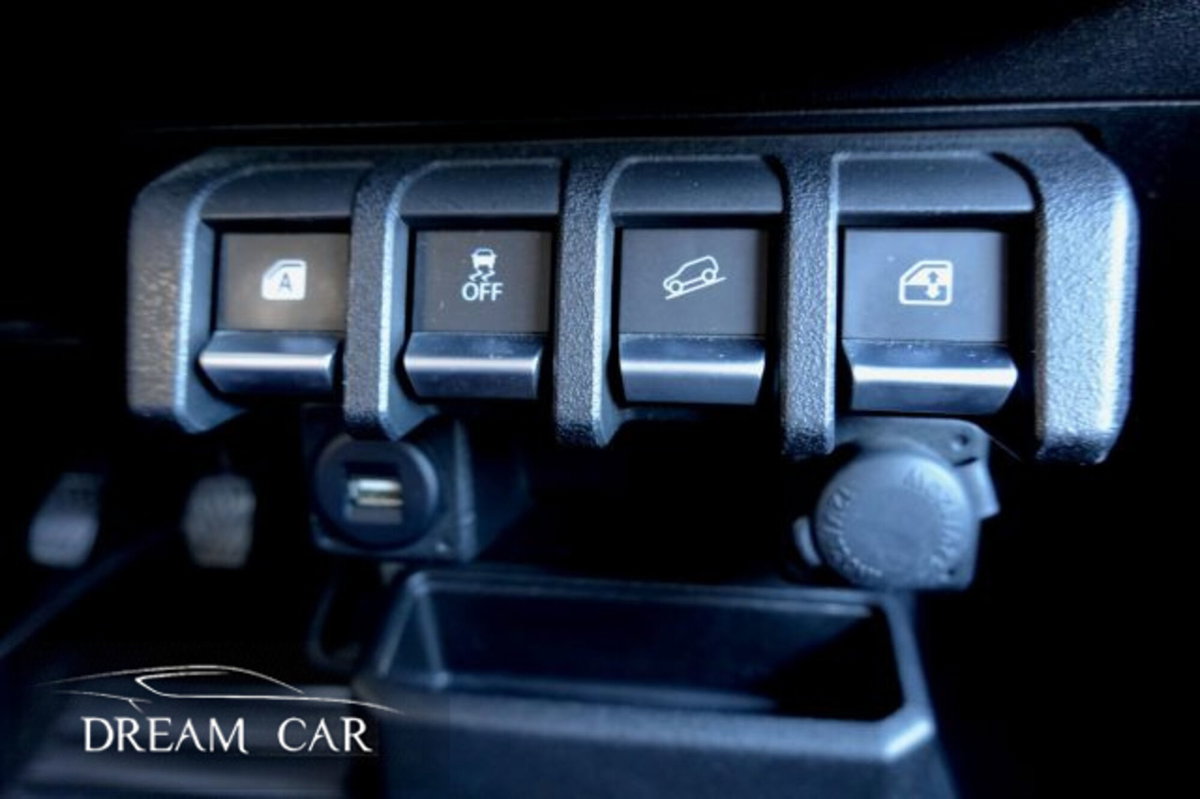 Suzuki Jimny 1.5 5MT Top (16)