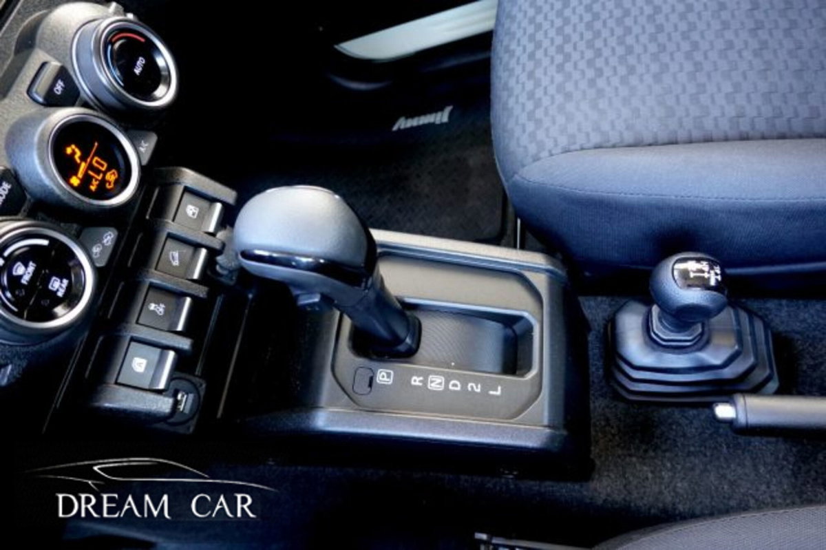 Suzuki Jimny 1.5 5MT Top (14)