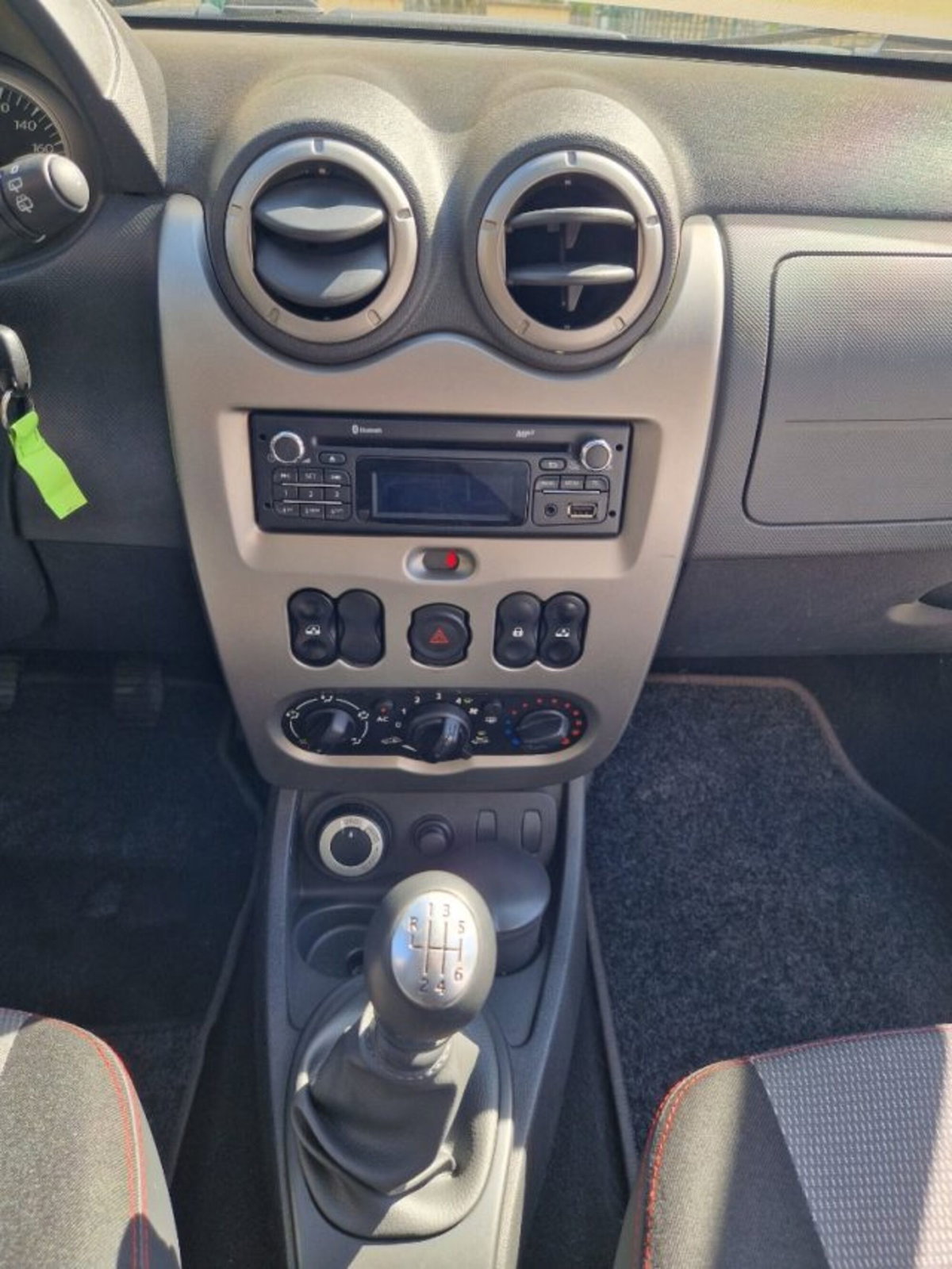 Dacia Duster 1.5 dCi 110CV 4x4 Lauréate (16)