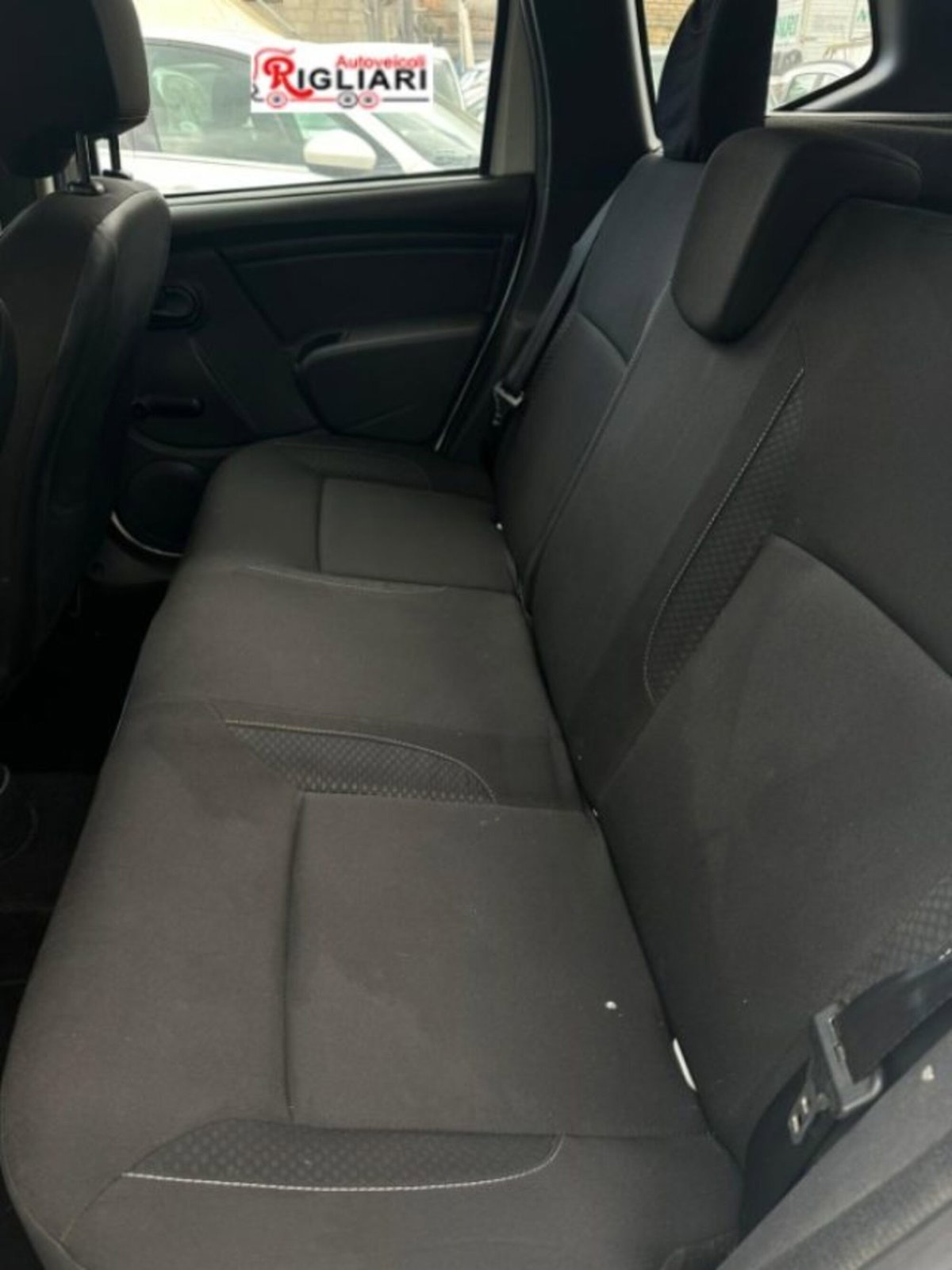 Dacia Duster 1.5 dCi 110CV 4x2 Ambiance (10)