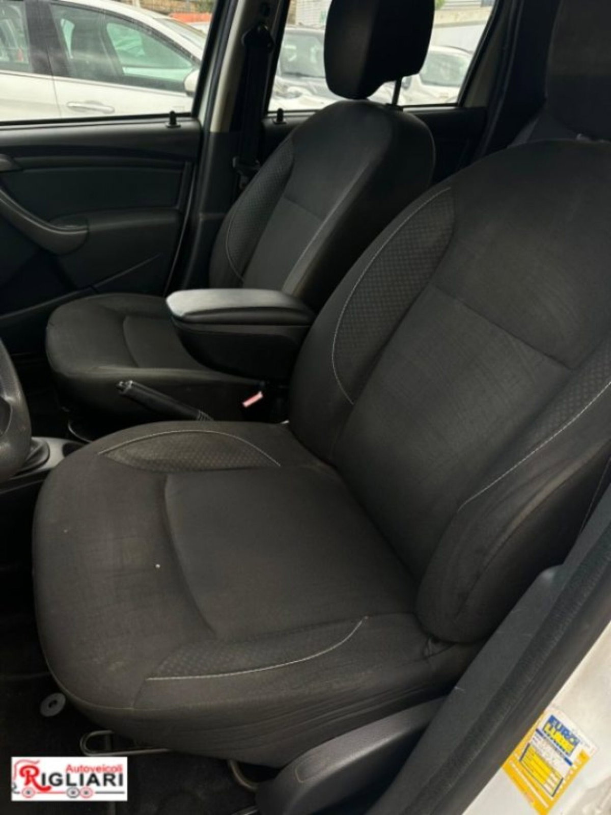 Dacia Duster 1.5 dCi 110CV 4x2 Ambiance (12)
