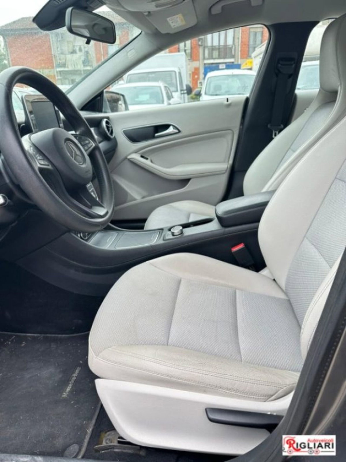 Mercedes-Benz CLA 180 d Automatic Executive (12)